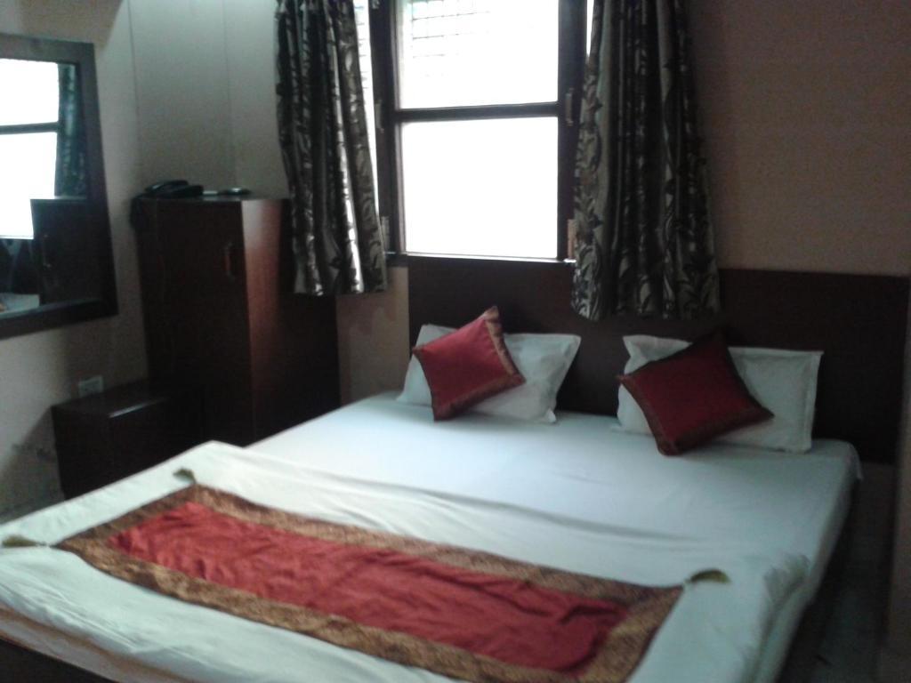 Hotel Hridey Inn Neu-Delhi Zimmer foto